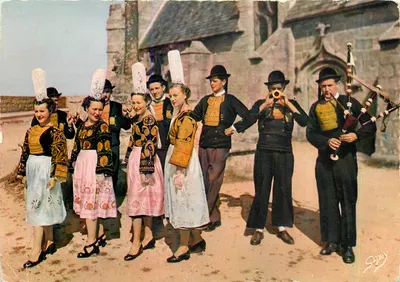Dança de Saint-Guénolé — Folclore da França — Edições Gaby