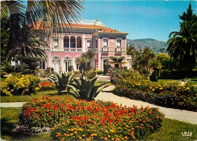 Villa 'Ile-de-France' — Jardins e Villa — editor IRIS MEXICHROME