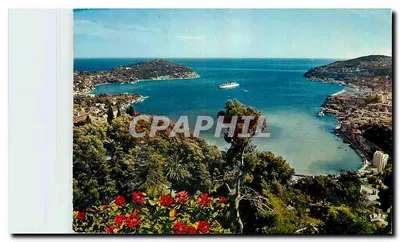Vista aérea da baía de Villefranche-sur-Mer — editor IRIS