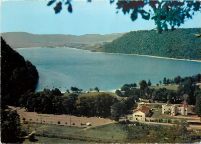 Lago de Chalain — Arredores de Lons-le-Saunier (Jura) — Les Éditions de L'Art du Parlement