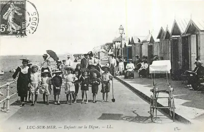 Luc-sur-Mer — Crianças na Digue — LL.