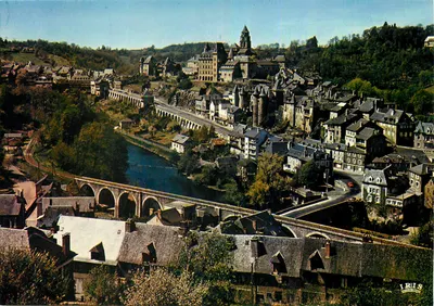 Uzerche (Corrèze) — A Pérola do Limousin — Visão geral — Editor IRIS Cap Théojac