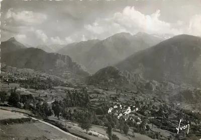 Arredores de Ax-les-Thermes (Ariège) — O vilarejo de Ignaux e os Pirineus — Les Éditions d'Art, Paris