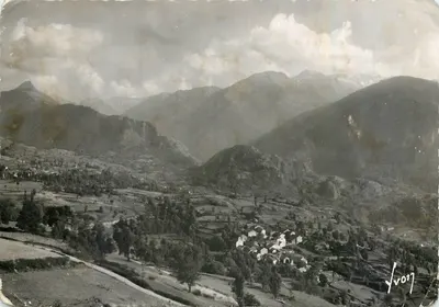 Arredores de Ax-les-Thermes (Ariège) — O vilarejo de Ignaux e os Pirineus — Les Éditions d'Art, Paris