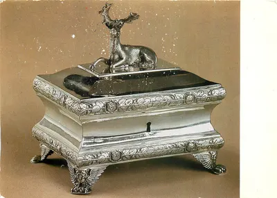 Caixa de prata decorada com um cervo — Museu Nacional de Poznań — fotografia de Jerzy Maliowski