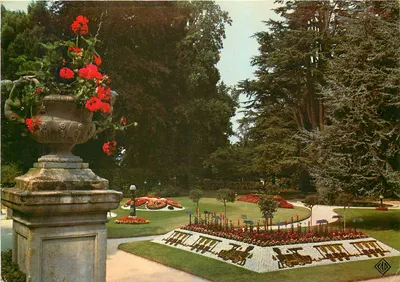 Jardim Público de Coutances — decoração floral com trem — editor CAD