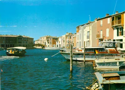Port-Grimaud — Cidade lacustre — Partida do coche d'água — Éditions Port-Grimaud