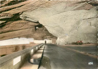 Entrada das Salas da Gruta — Le Mas d'Azil (Ariège) — SIÂ das Cartes Postales APA-POUX
