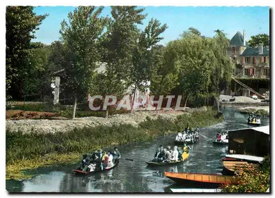 Partida de passeios de barco — O Marais Poitevin « A Veneza Verde » — Éditions du Globe, Paris