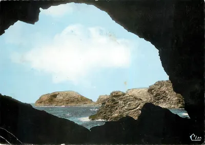 Belle-Île-en-Mer — Vista do interior da Gruta Perforada — Combiére Impressor