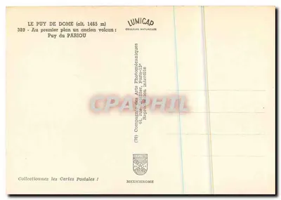 ले पूय डी डोम (ऊंचाई 1485 मीटर) — पहले प्लान में एक प्राचीन ज्वालामुखी: पूय डू पेरियू — लुमिकैड — पीछे
