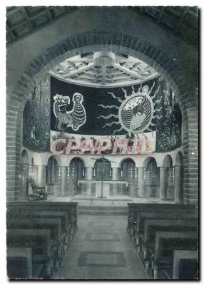 Igreja de Assy - Cúpula — Tapeçaria: A Virgem e o Dragão (J. Lurçat)