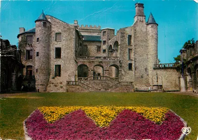 Castelo de Chazeron — Auvergne pitoresca — Éditions LYS