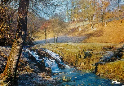 Cachoeira no Limousin (Hte-Vienne) — manhã outonal — Combier Imprimeur, n° 30.000