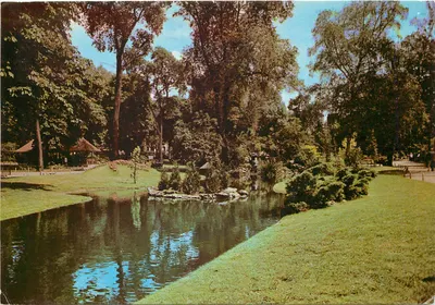 O parque Roger-Salengro — Clichy-la-Garenne — Edições Mon Color