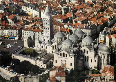 Vista geral da catedral de Saint-Front de Périgueux — Editor Elcé, n° 5421