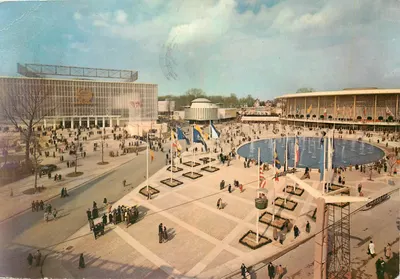 Exposição Universal de Bruxelas 1958 — Visão dos pavilhões da U.R.S.S., dos países árabes e dos Estados Unidos — Editor Epicarte, n° 1306