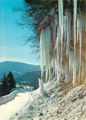Rota na montanha — Decoração invernal — Cliché & realização C. Catherine