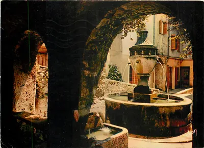 Saint-Paul (Alpes-Maritimes) — A velha fonte — Éditions Marval, Paris