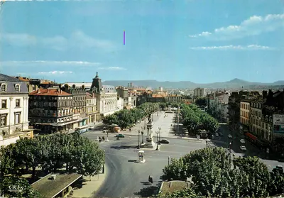 Clermont-Ferrand — Praça de Jaude — Editor IRIS