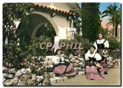 Grasse - Grupo de jovens moças em traje folclórico — Editions S.E.P.T. - Grasse