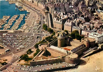Saint-Malo — Vista geral do castelo, do donjon e das quatro torres — Editions d'Art Jos