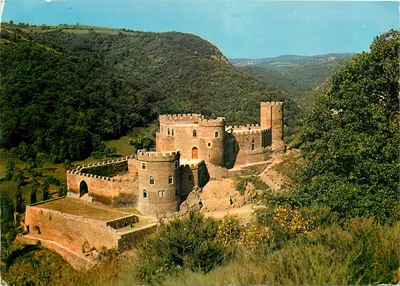 Zamek w Chouvinny — Góry Sioule (Puy-de-Dôme) — Wydawnictwo Gaber