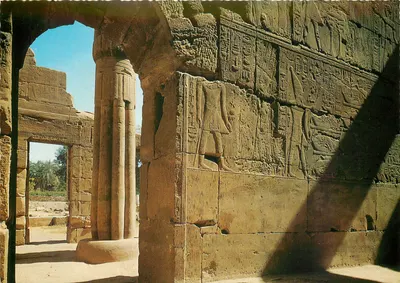 Templo de Luxor — Relief na sala externa — Editor Kedma, n° 747/99