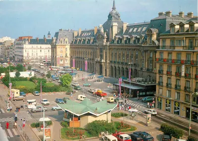Rennes (Ille-et-Vilaine) — O Palácio do Comércio, edifício Louis XIV, e os jardins — Éditions du Gabier, n° 33