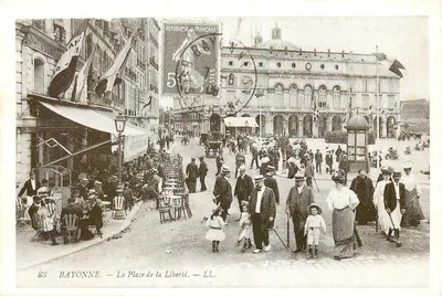 Bayonne — A Praça da Liberdade — LL.