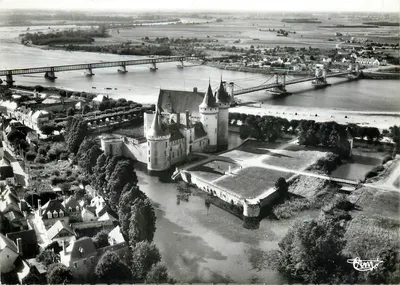 Sully-sur-Loire — O Castelo e a Loire — Coublier HR, Maçon (S.-at-L.)