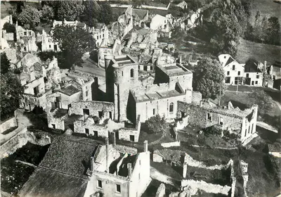 Oradour-sur-Glane — destruído em 10 de junho de 1944 — Service Commercial Palais Historiques Grand Palais Alexandre III - Paris