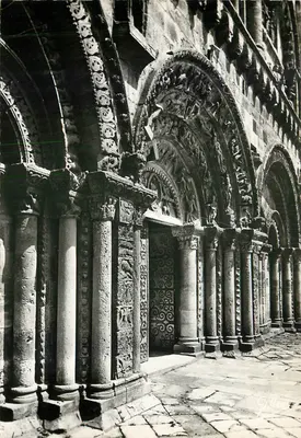 A Igreja Romana de Civray — Detalhes do portal — Edições Charentaises