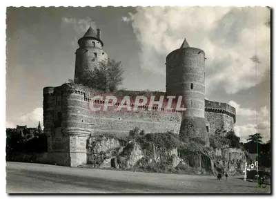 Castelo de Fougères — Torre Mélusine — Éditions d'Art Martel, Paris