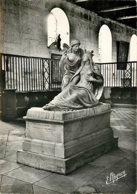 Tumba de Marguerite de Tonnerre — Marguerite de Borgonha — É. Mignon