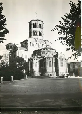Issoire (Puy-de-Dôme) — A Igreja de São Paulo (século XI) — Les Éditions J. Cellard, Lyon