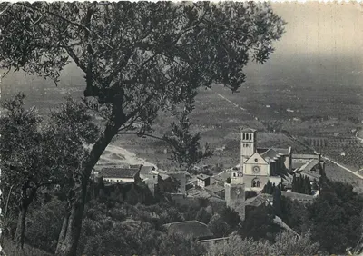 Assis - Basílica de São Francisco e campina umbra — D.A.C.A. Assis