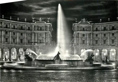Roma notturna — A Praça Esedra — Vera Fotografia, n° 143
