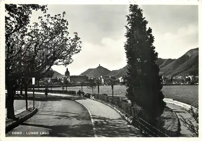 Como - Lungo Lago — vista do lago com passeio e colinas no fundo