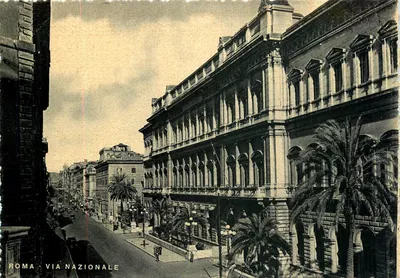 Rzym - Via Nazionale — widok architektury i palmierników — wydawca nieznany