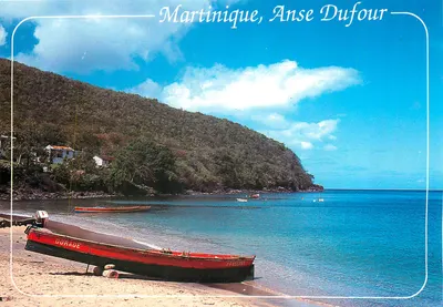 Martinique, Anse Dufour — vista da praia com barco — Edição André Exbrayat