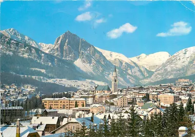 Cortina d'Ampezzo — Vista invernal das Dolomitas — FOTO GHEDINA