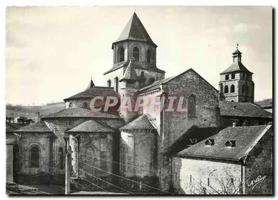 Beaulieu-sur-Dordogne — Vista geral da igreja Saint-Pierre e sua abside — Edições A. Village