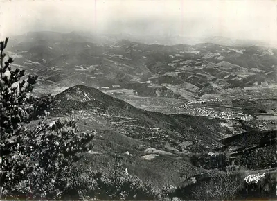 O Vallespir, no Roussillon — Panorama sobre Céret — Editor: Les Éditions Modernes, Limpiac