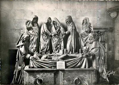 Semur-en-Auxois — Interior da Igreja Nossa Senhora — A colocação no túmulo