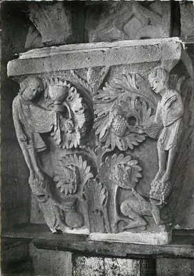 Catedral de Autun — Capitel da Caridade e da Esperança — Século XII