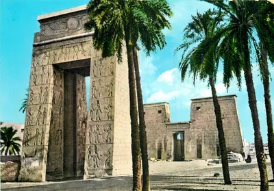Portal de Ptolomeu e templo de Khonsu — Egito — editor Lehner & Landrock, n° 145 NAK