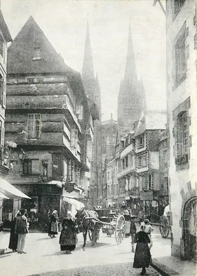 Vista da rua da Catedral em Quimper — editor Plogonnec