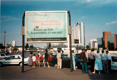 Campanha da Prefeitura de Paris contra o AIDS — publicidade multilingue — editor desconhecido