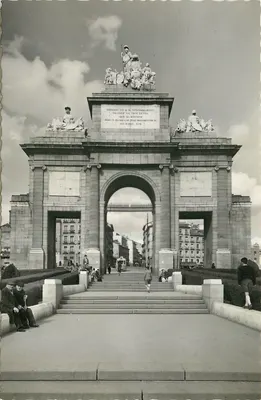 Porte de Toledo — Madrid — Éditions García Curbilla, n°44